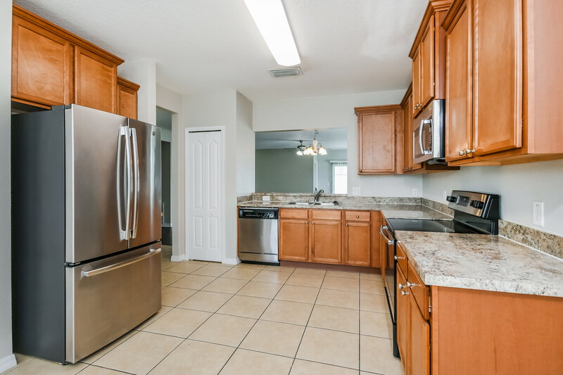 2,180/Mo, 3188 Queen Alexandria Drive Kissimmee, FL 34744 Kitchen View