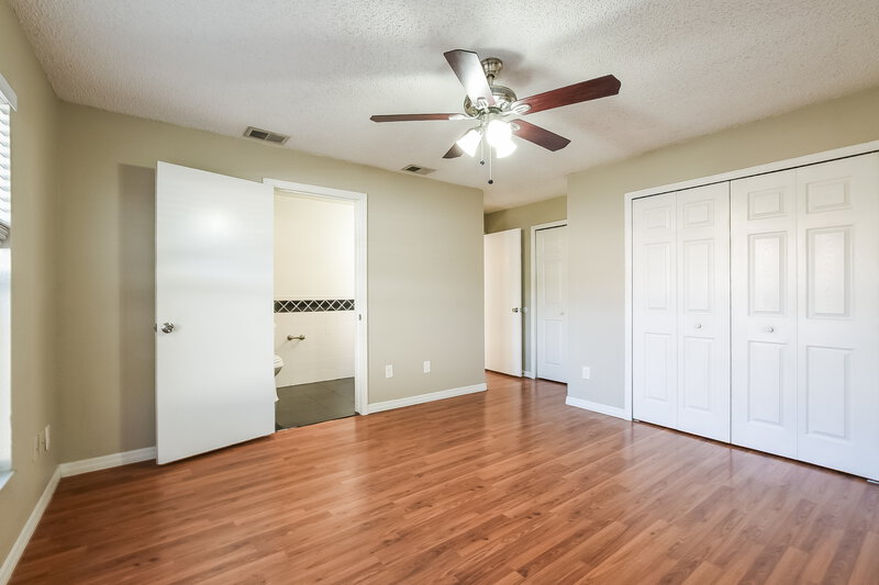 2,000/Mo, 9801 Red Clover Avenue Orlando, FL 32824 Main Bedroom View 2