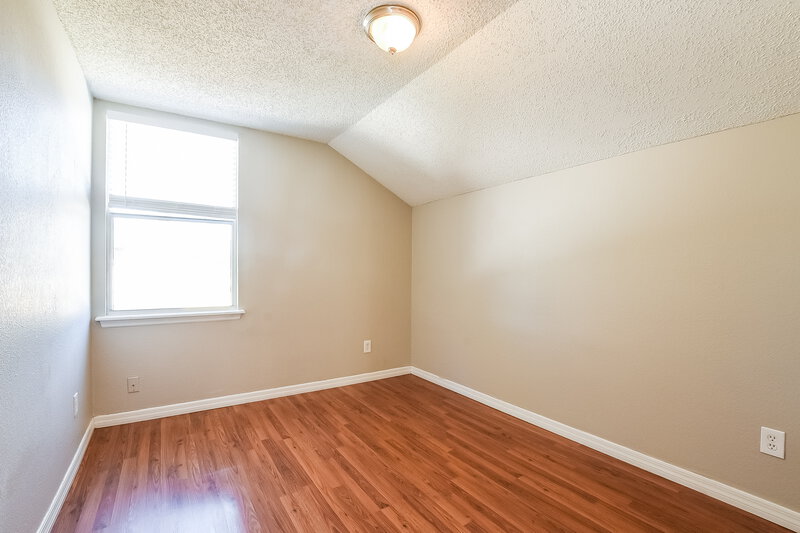 2,000/Mo, 9801 Red Clover Avenue Orlando, FL 32824 Bedroom View 2