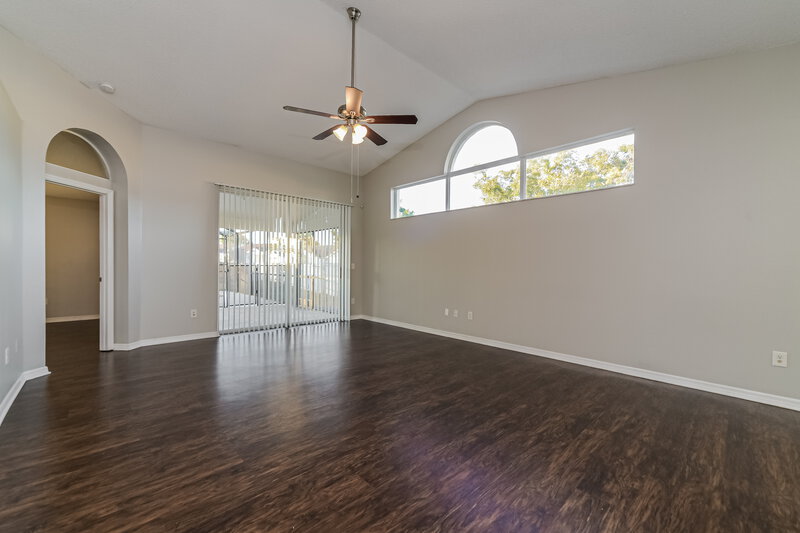 2,200/Mo, 2900 Dickens Circle Kissimmee, FL 34747 Living Room View 2