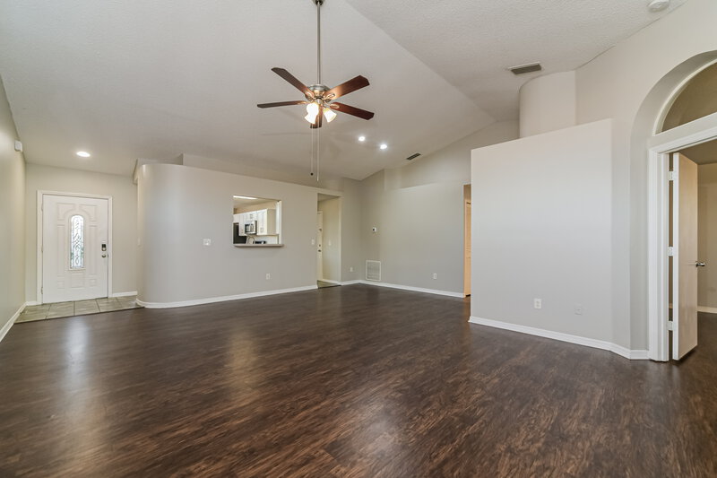 2,200/Mo, 2900 Dickens Circle Kissimmee, FL 34747 Living Room View 3