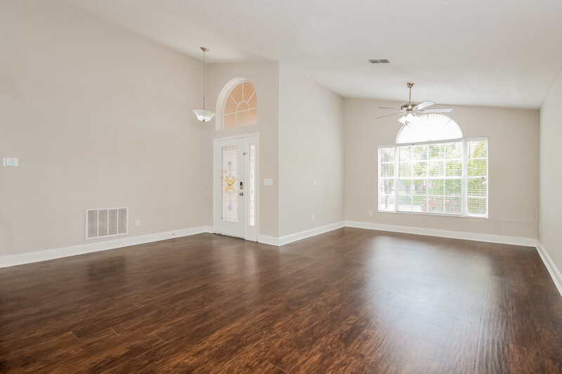 2,415/Mo, 721 Stonewyk Way Kissimmee, FL 34744 Living Room View 2