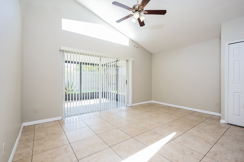 2,390/Mo, 4331 Boca Woods Dr Orlando, FL 32826 Family Room View