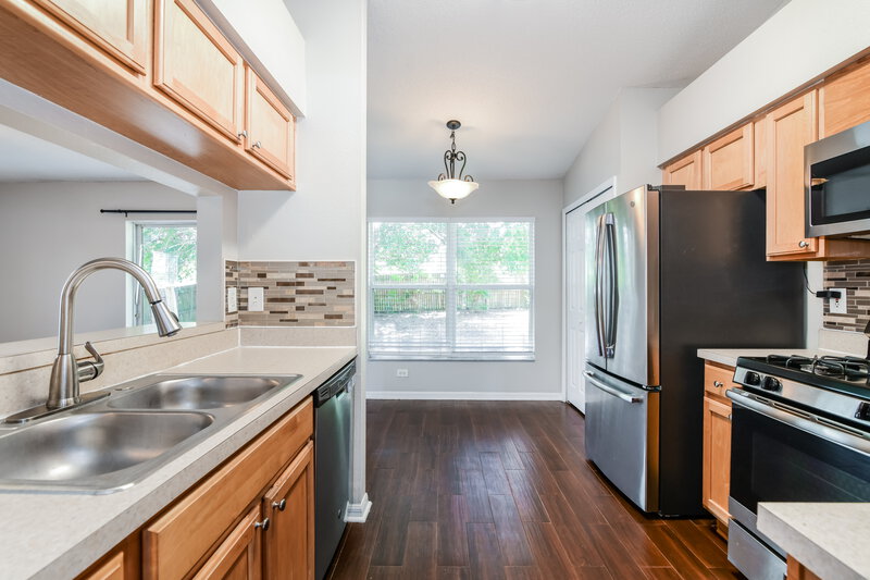 2,350/Mo, 12131 Goldenstar Ln Clermont, FL 34711 Kitchen View