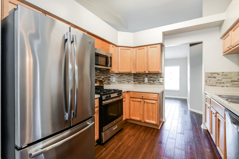 2,350/Mo, 12131 Goldenstar Ln Clermont, FL 34711 Kitchen View 2