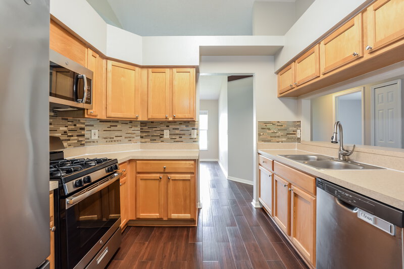 3,500/Mo, 12131 Goldenstar Ln Clermont, FL 34711 Kitchen View 2
