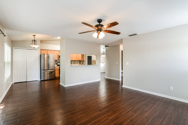 2,350/Mo, 12131 Goldenstar Ln Clermont, FL 34711 Family Room View 2