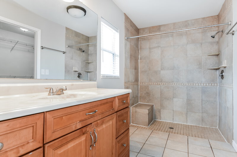 2,350/Mo, 12131 Goldenstar Ln Clermont, FL 34711 Main Bathroom View