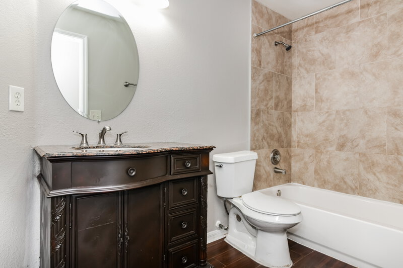 2,350/Mo, 12131 Goldenstar Ln Clermont, FL 34711 Bathroom View
