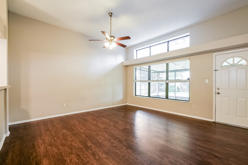 2,015/Mo, 1063 Alpug Ave Oviedo, FL 32765 Living Room View 2
