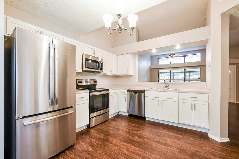 2,015/Mo, 1063 Alpug Ave Oviedo, FL 32765 Kitchen View