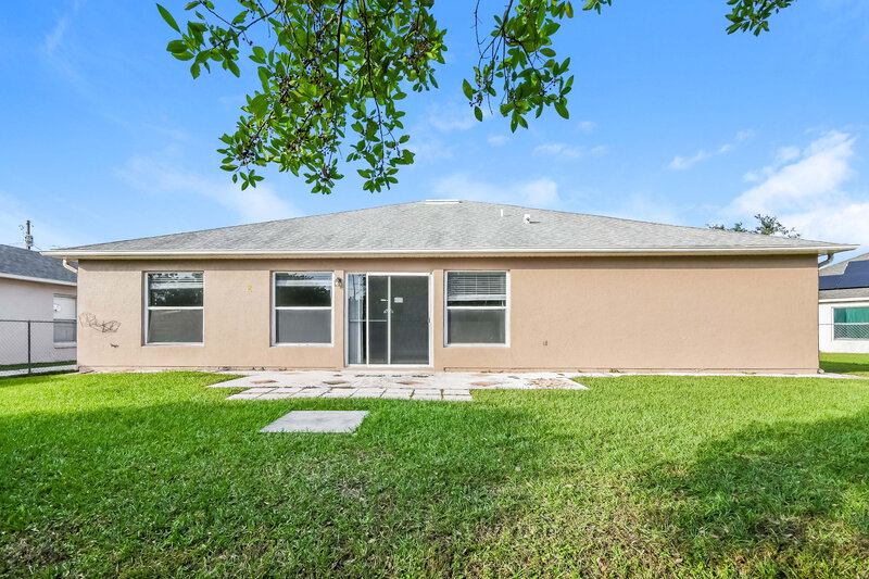 1,735/Mo, 116 Coconut Grove Way Kissimmee, FL 34758 Rear View