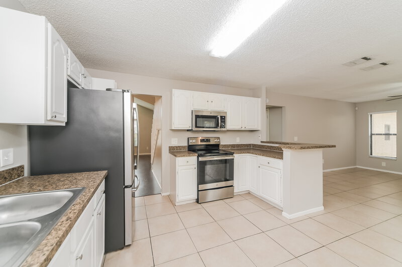 2,195/Mo, 2733 Peggy Dr Kissimmee, FL 34744 Kitchen View 2
