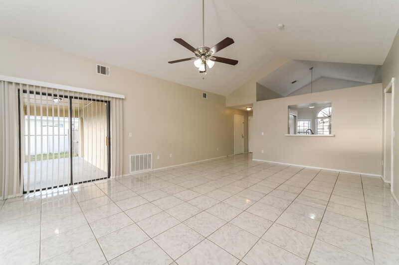 2,260/Mo, 13539 Texas Woods Cir Orlando, FL 32824 Living Room View 3
