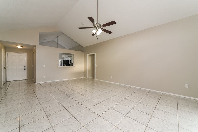 2,260/Mo, 13539 Texas Woods Cir Orlando, FL 32824 Living Room View 4