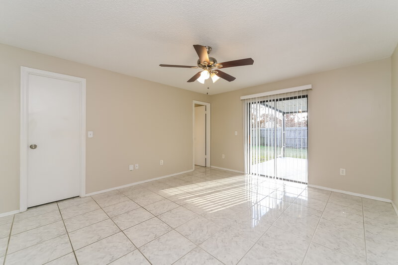 2,260/Mo, 13539 Texas Woods Cir Orlando, FL 32824 Main Bedroom View