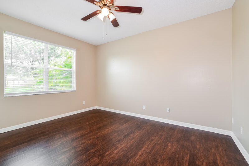 2,330/Mo, 4059 Boca Woods Dr Orlando, FL 32826 Main Bedroom View