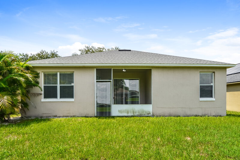 2,330/Mo, 4059 Boca Woods Dr Orlando, FL 32826 Rear View