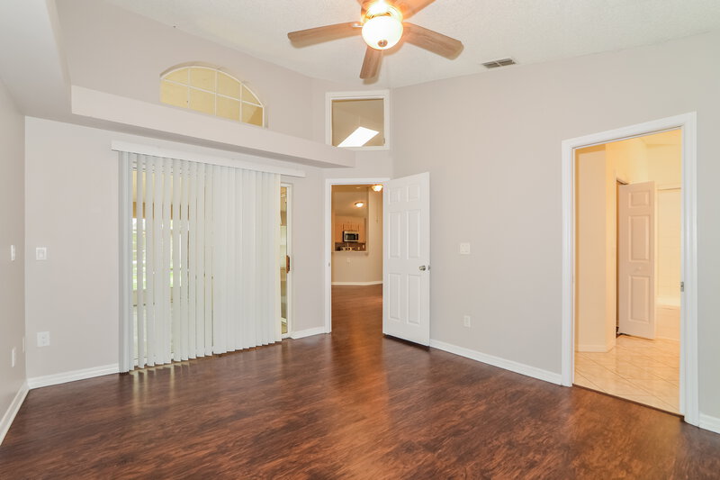 0/Mo, 996 Maple Ct Apopka, FL 32703 Main Bedroom View
