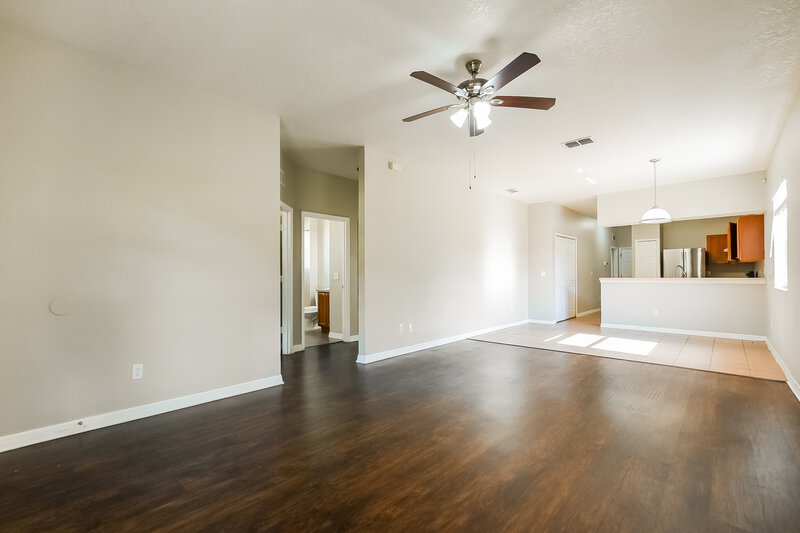 2,300/Mo, 119 Parker Cove Ct Ocoee, FL 34761 Living Room View 2