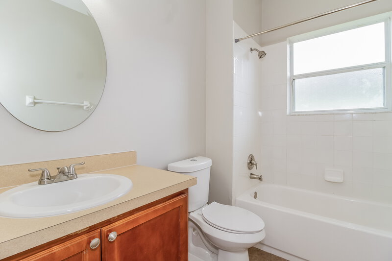 2,260/Mo, 119 Parker Cove Ct Ocoee, FL 34761 Bathroom View