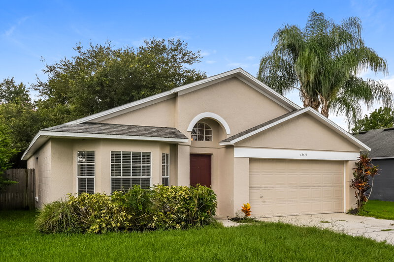 2,220/Mo, 13611 Glasser Ave Orlando, FL 32826 Front View