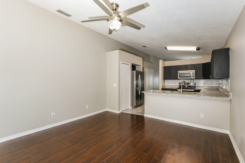 2,220/Mo, 13611 Glasser Ave Orlando, FL 32826 Living Room View 2