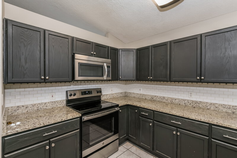 2,220/Mo, 13611 Glasser Ave Orlando, FL 32826 Kitchen View