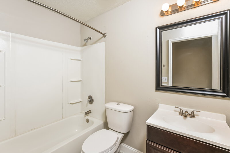 2,220/Mo, 13611 Glasser Ave Orlando, FL 32826 Bathroom View