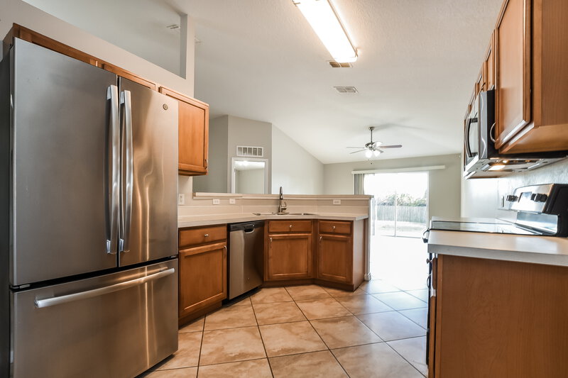 1,935/Mo, 5390 Silver Thistle Ln Saint Cloud, FL 34772 Kitchen View