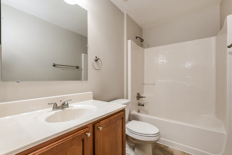 1,935/Mo, 5390 Silver Thistle Ln Saint Cloud, FL 34772 Bathroom View