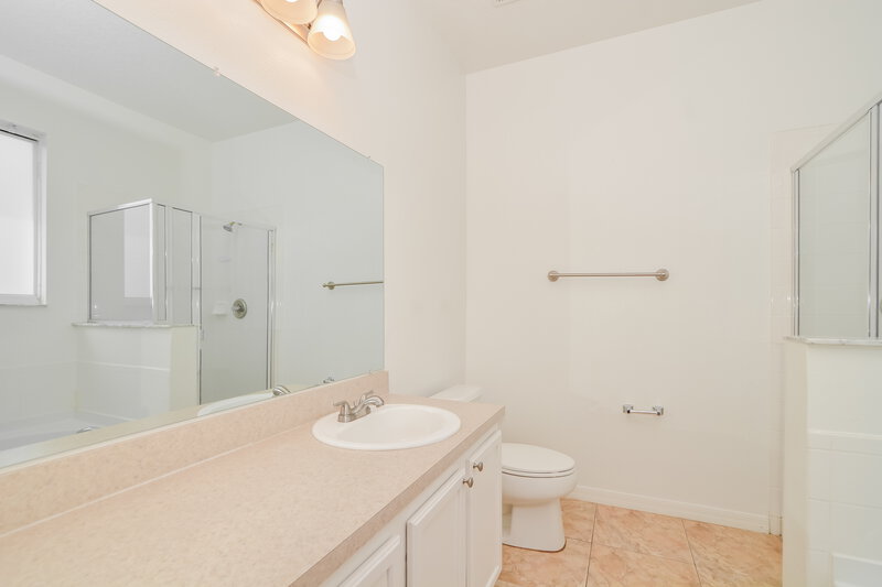 2,135/Mo, 419 Janice Kay Place Kissimmee, FL 34744 Main Bathroom View