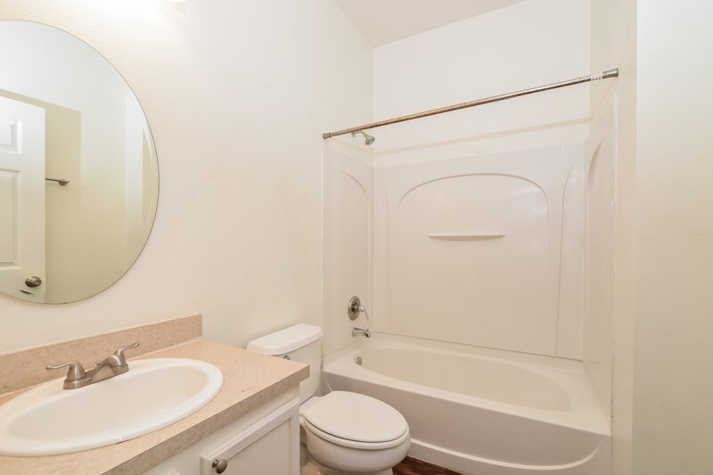 2,135/Mo, 419 Janice Kay Place Kissimmee, FL 34744 Bathroom View