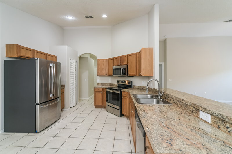 2,475/Mo, 1802 Meadow Pond Way Orlando, FL 32824 Kitchen View 2