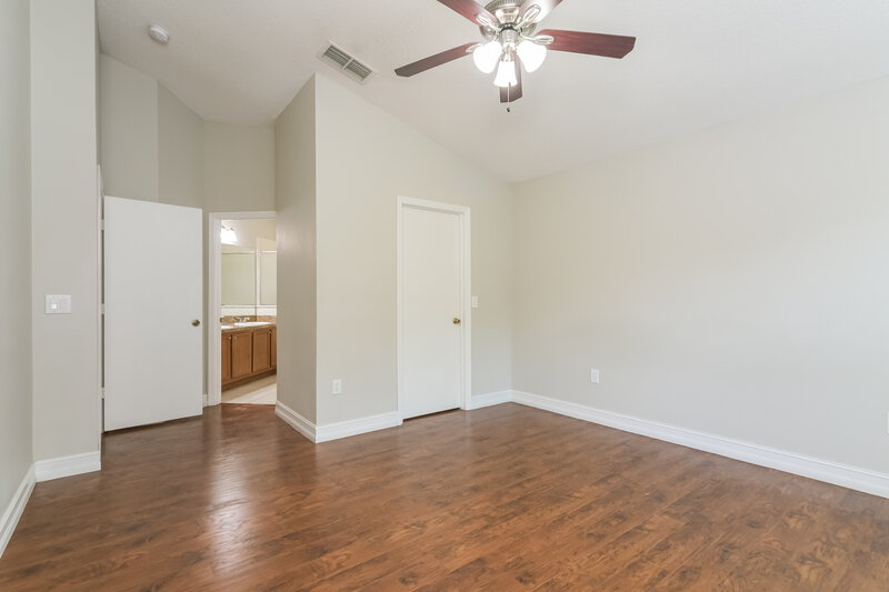 2,475/Mo, 1802 Meadow Pond Way Orlando, FL 32824 Main Bedroom View 2