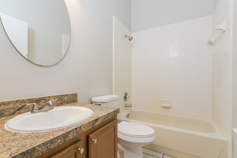 2,475/Mo, 1802 Meadow Pond Way Orlando, FL 32824 Bathroom View