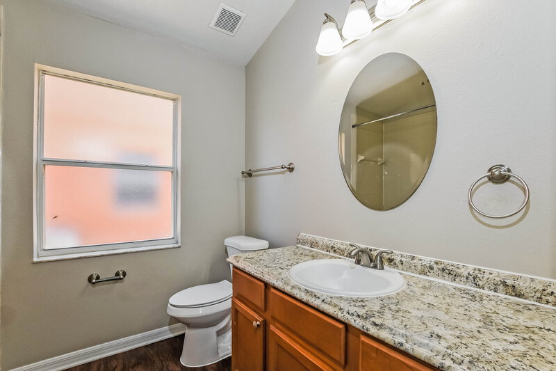 2,540/Mo, 14862 Lady Victoria Blvd Orlando, FL 32826 Bathroom View