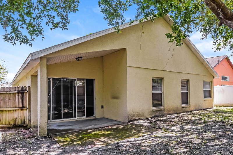 2,540/Mo, 14862 Lady Victoria Blvd Orlando, FL 32826 Rear View