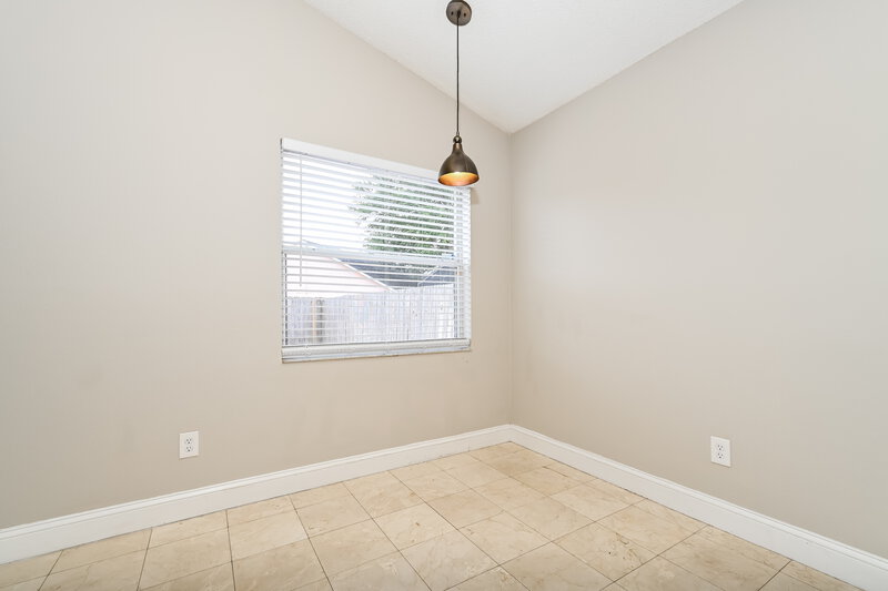 2,380/Mo, 5821 Rywood Dr Orlando, FL 32810 Breakfast Nook View