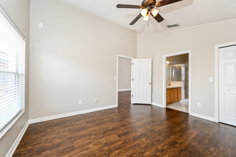 2,380/Mo, 5821 Rywood Dr Orlando, FL 32810 Main Bedroom View