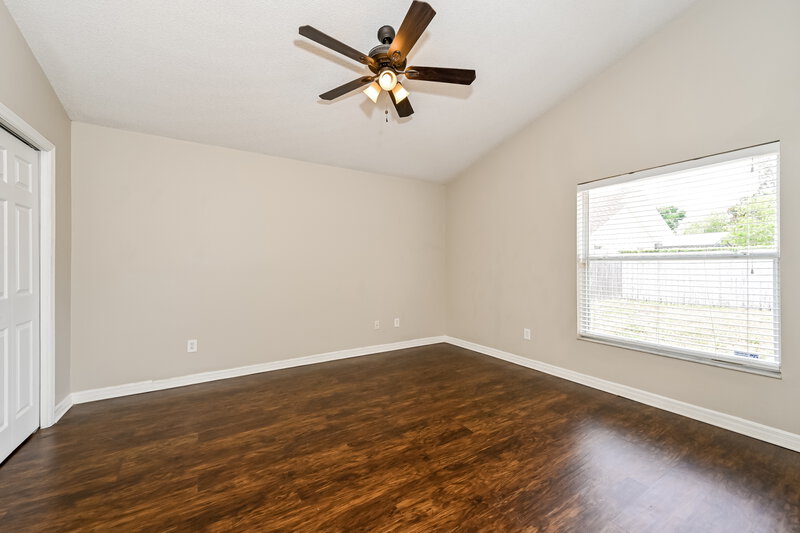2,380/Mo, 5821 Rywood Dr Orlando, FL 32810 Main Bedroom View 2