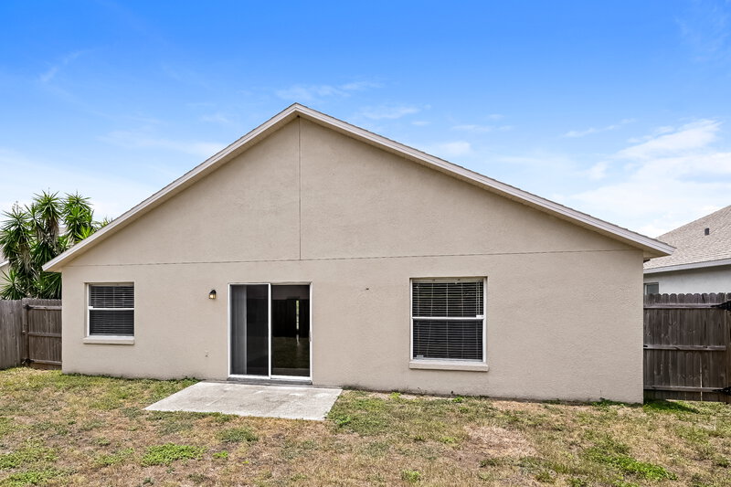 2,380/Mo, 5821 Rywood Dr Orlando, FL 32810 Rear View