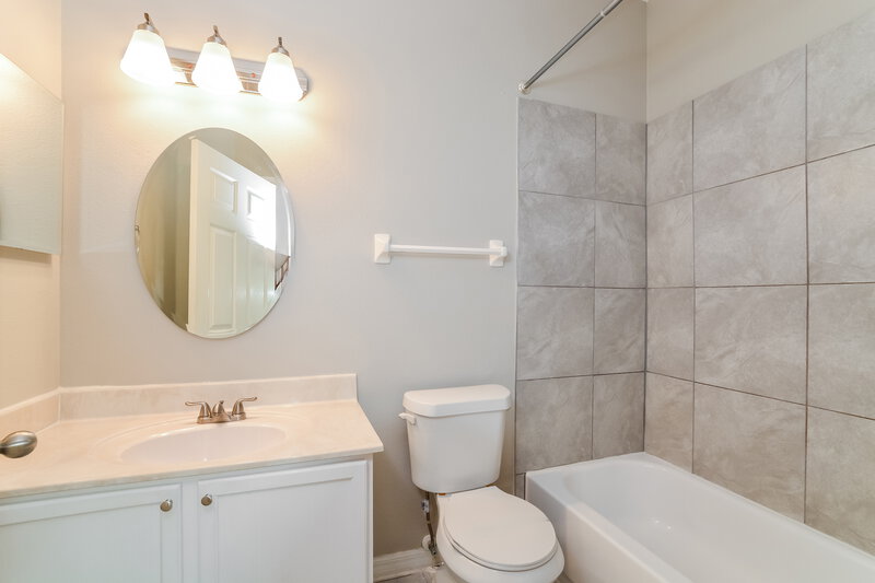 2,125/Mo, 2725 Eagle Glen Cir Kissimmee, FL 34746 Bathroom View