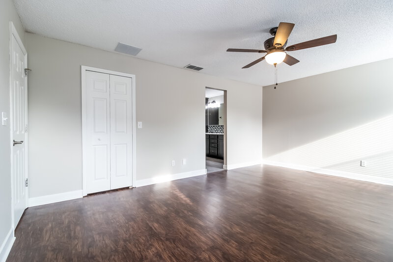 2,980/Mo, 297 Bent Oak Ct Leesburg, FL 34748 Master Bedroom View 2