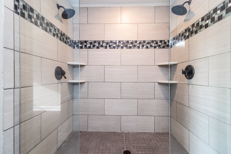2,980/Mo, 297 Bent Oak Ct Leesburg, FL 34748 Master Bathroom View 2
