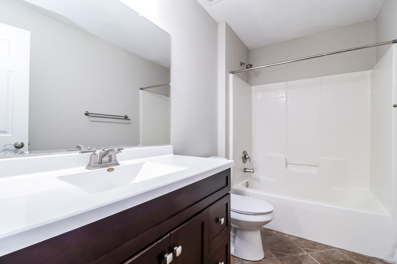 2,980/Mo, 297 Bent Oak Ct Leesburg, FL 34748 Bathroom View