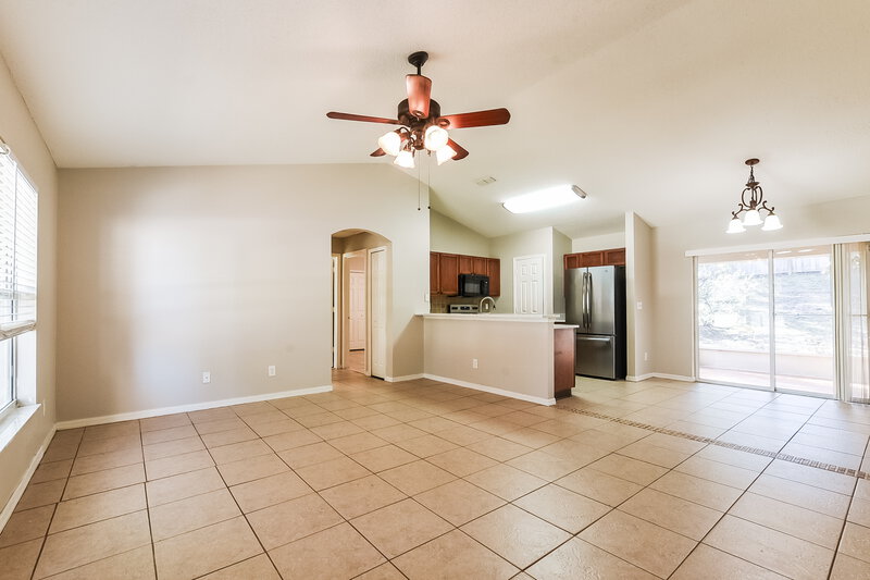 1,975/Mo, 617 Willow Run St Minneola, FL 34715 Living Room View 3
