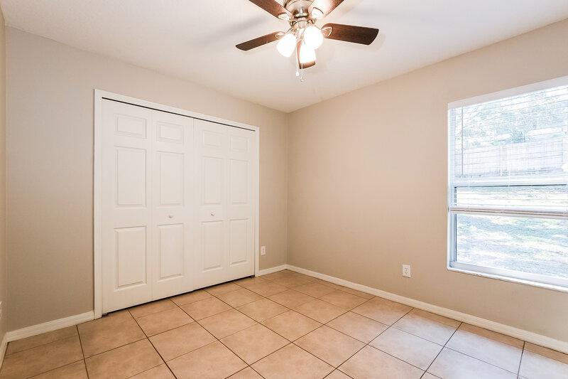 1,975/Mo, 617 Willow Run St Minneola, FL 34715 Bedroom View 3