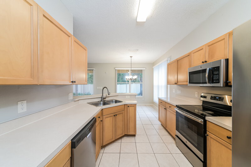 2,355/Mo, 1136 Cherry Valley Way Orlando, FL 32828 Kitchen View 2