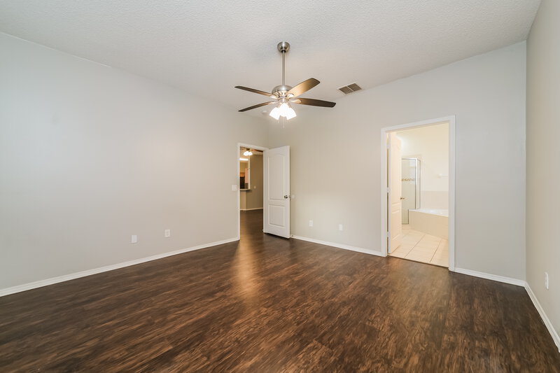 2,355/Mo, 1136 Cherry Valley Way Orlando, FL 32828 Main Bedroom View